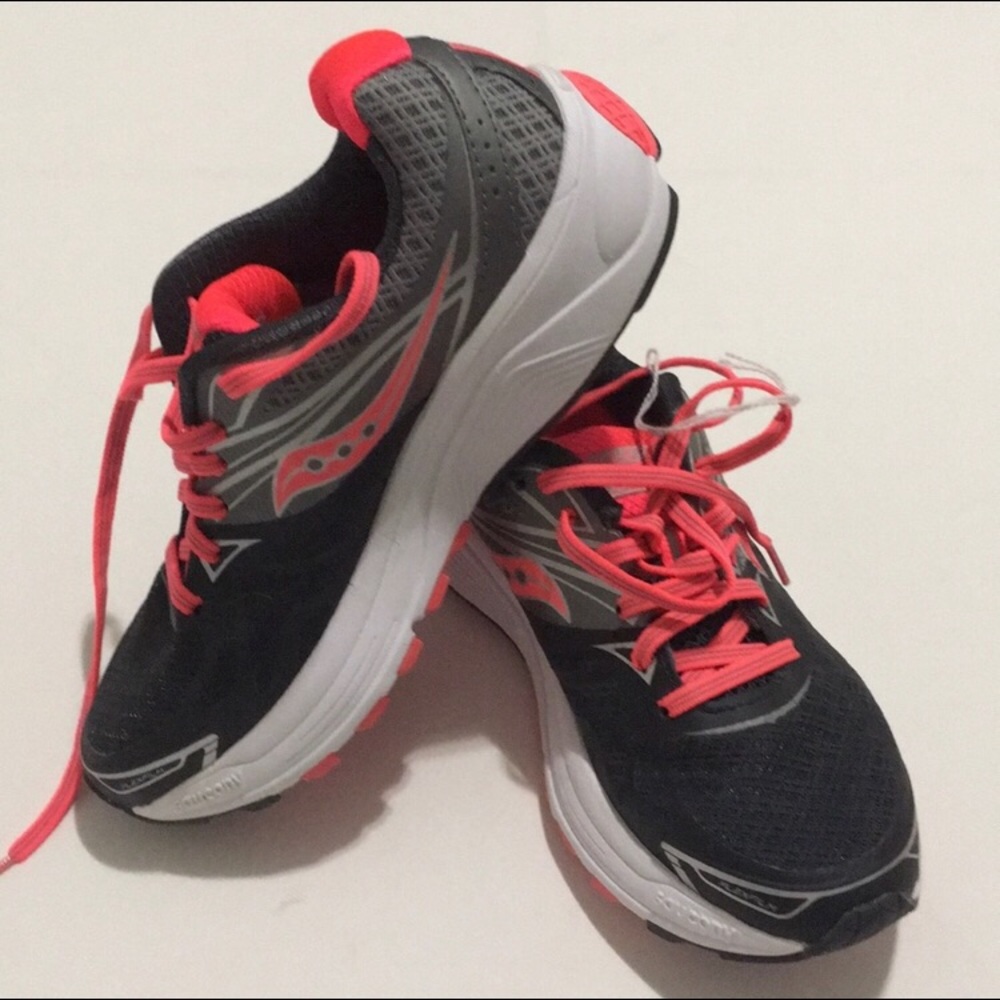 NWOT Sz 6 Sneakers
